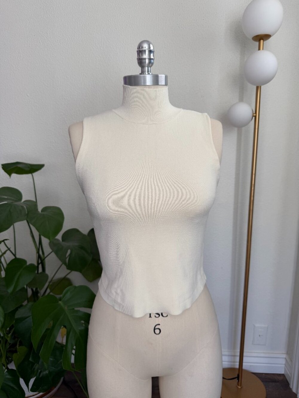 House of Harlow 1960 Mock Neck Elevated Basic Quiet Luxury Knitted Top Size S